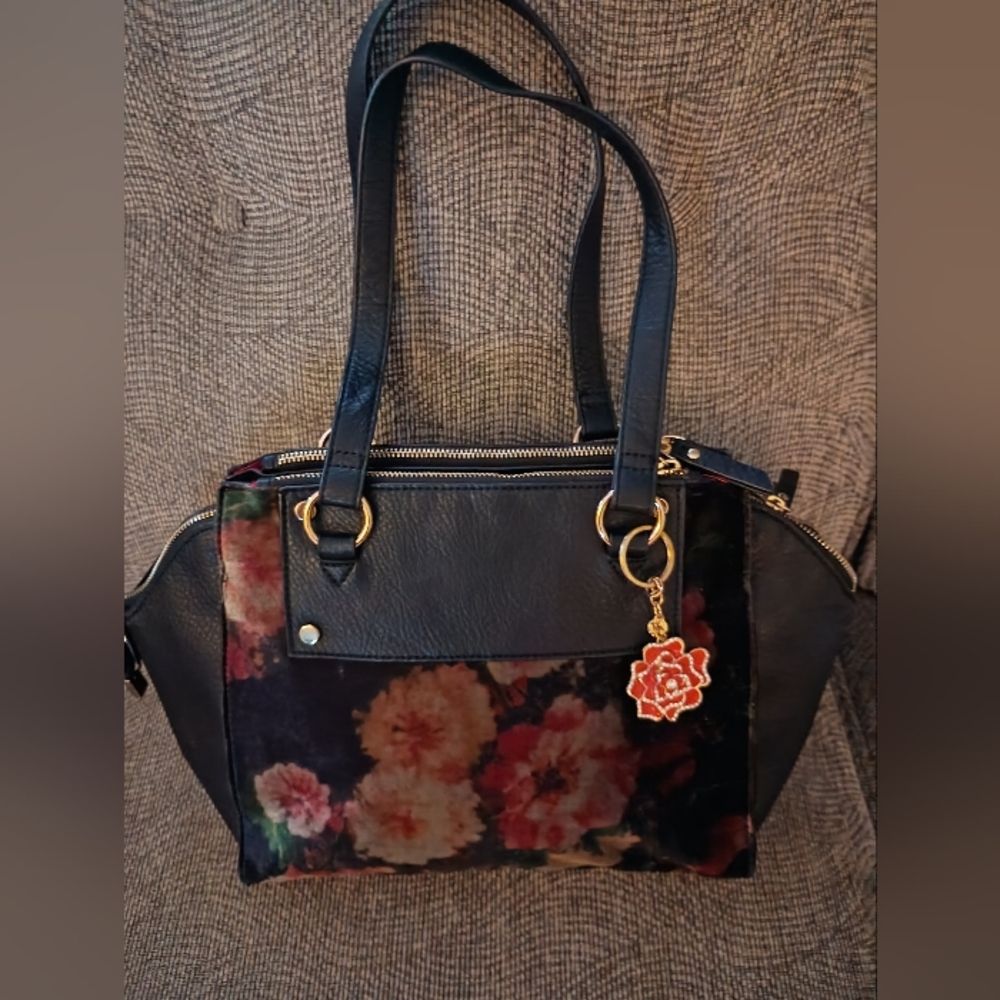 Reduced Price❗️Like New Gorgeous Enzo A Old Italy Floral Bag w/Rose